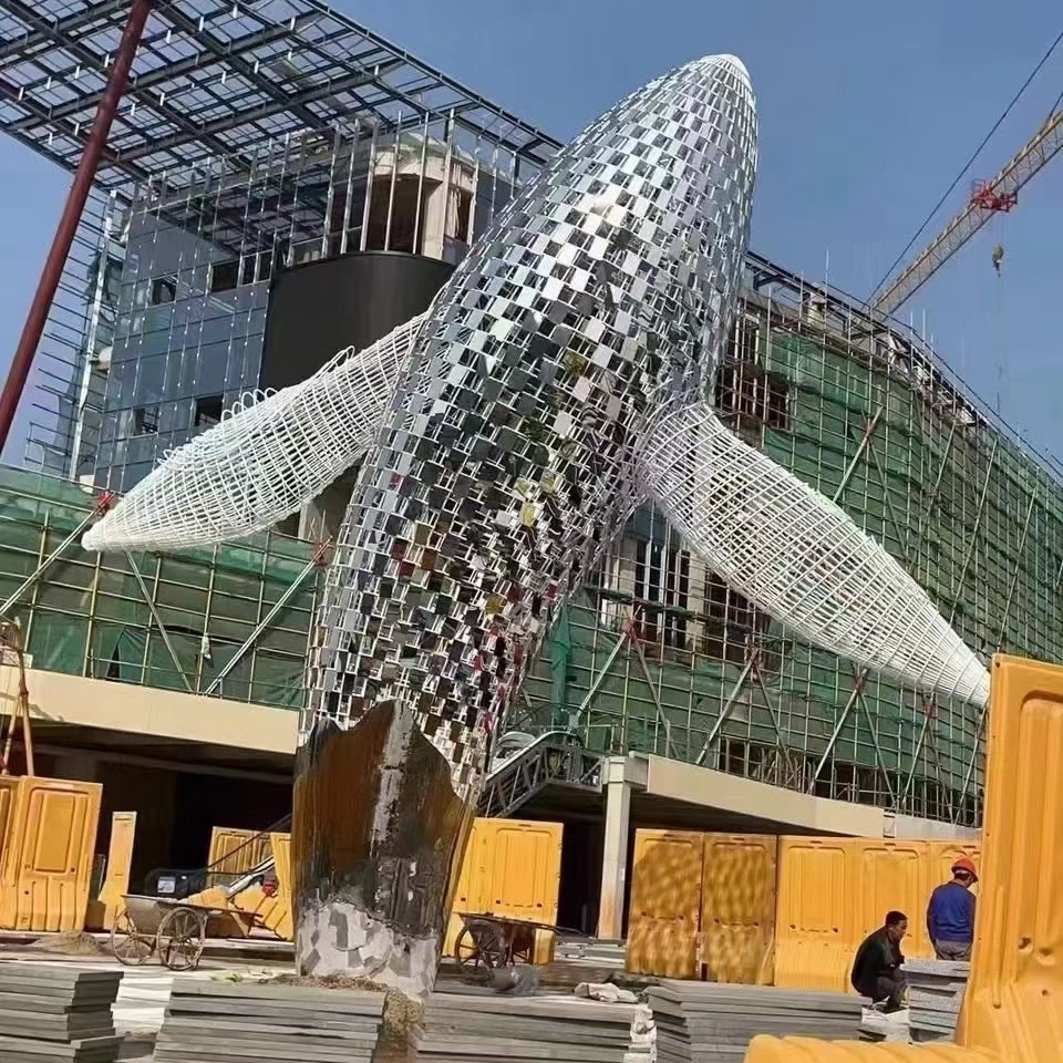 鲸鱼雕塑